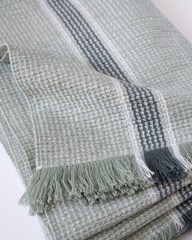 Mungo Summer Towel in Atoll, woven from long-lasting & soft