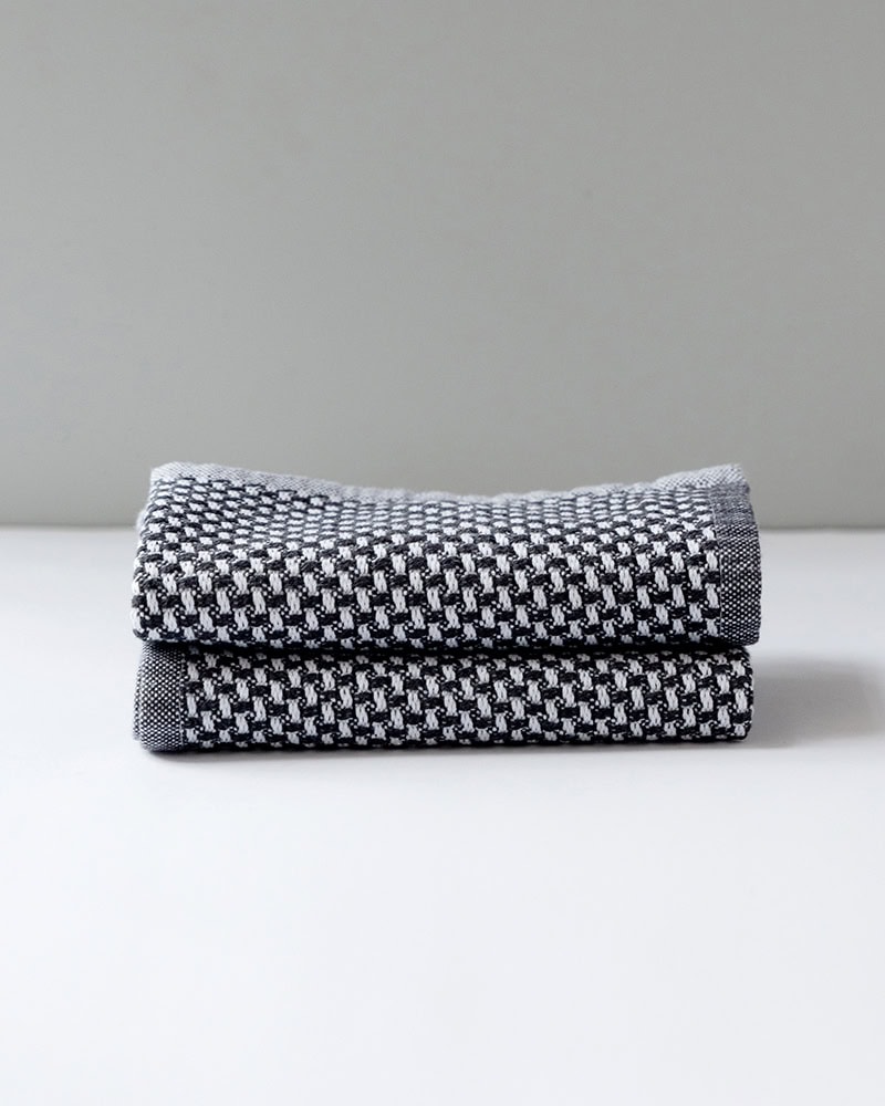 Mungo_Interlace_Grey_Stack_DSC08381