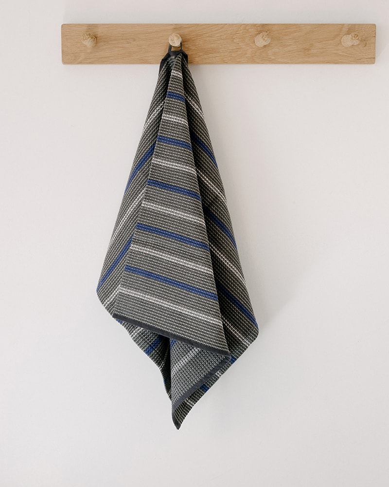 Mungo Slate Cotton Waffle Weave. Robust, absorbent tea towel/dishcloth for everyday use. Woven at the Mungo Mill in Plettenberg Bay