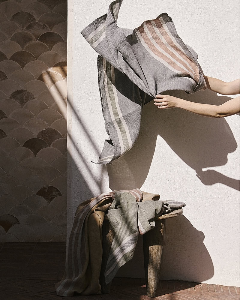 Mungo_Flax_Towel_Shot03_3359