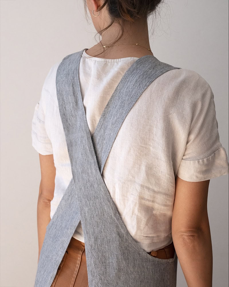 The Mungo Artist's Apron. 100% linen workwear. Woven at the Mungo Mill in South Africa.