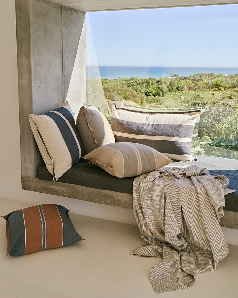 Mungo_Lisburn_Cushion_Mood_0383