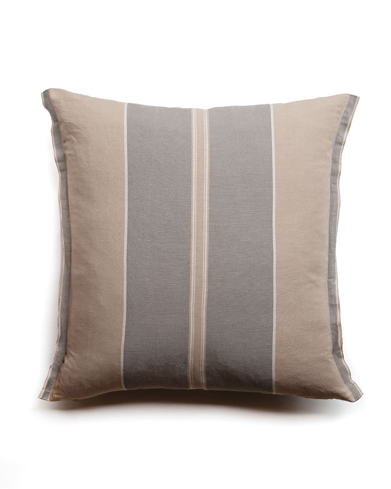 Mungo_Lisburn_Cushion_Taupe_DSC04126