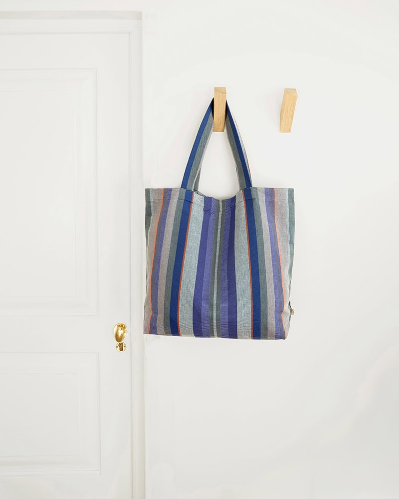 Mungo Valley Bag showcasing strap and beautiful colours